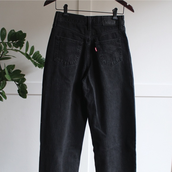 SOLD - Levi’s Balloon Leg Jeans in Black Rose - Picture 4 of 7